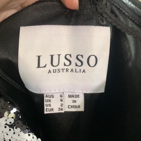 Lusso Australia dress - Picture 7 of 10